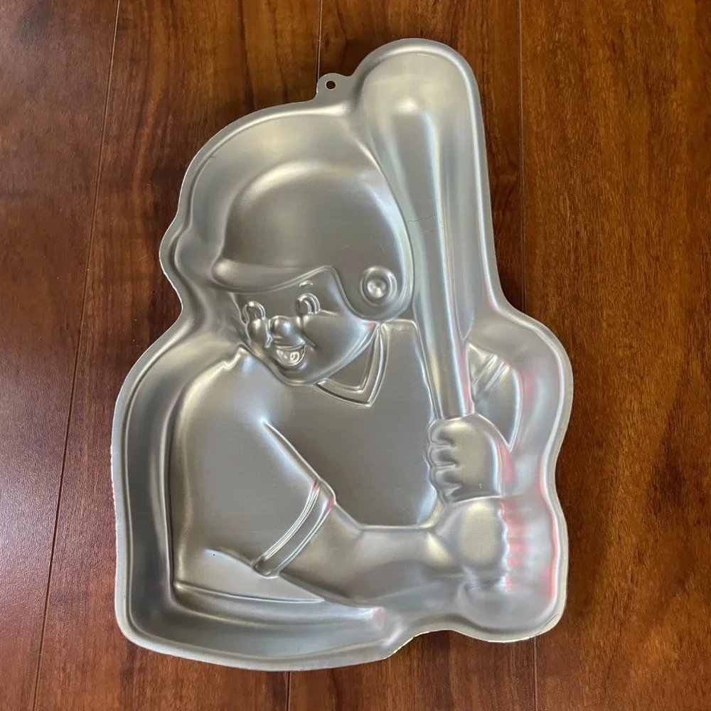 New 1992 Wilton Home Run Hitter Baseball Sport Cake Pan Mold
